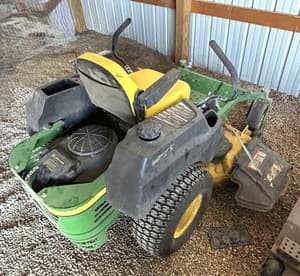2010 John Deere Z445 Image