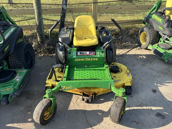 2010 John Deere Z445 Equipment Image0
