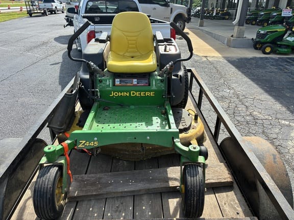 2010 John Deere Z445 Equipment Image0