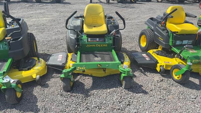 Image of John Deere Z445 equipment image 1