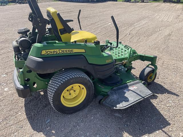 Image of John Deere Z925A equipment image 1