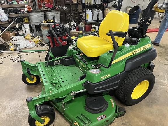 Image of John Deere Z925A Primary image