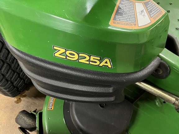 Image of John Deere Z925A equipment image 1