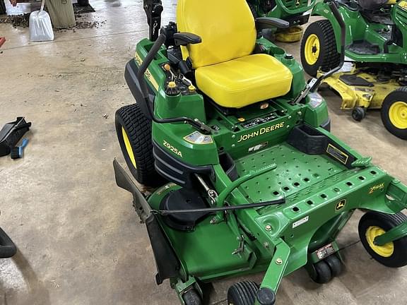 Image of John Deere Z925A equipment image 2