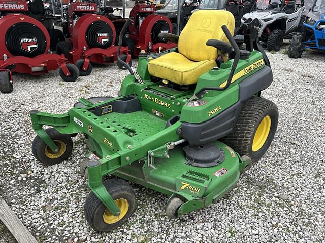 Image of John Deere Z925A equipment image 1