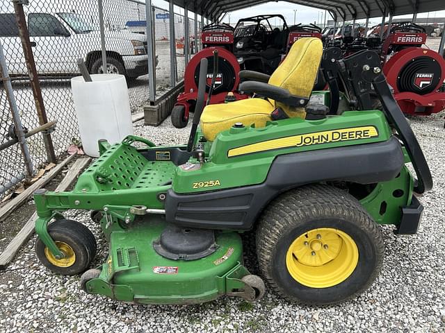 Image of John Deere Z925A equipment image 2