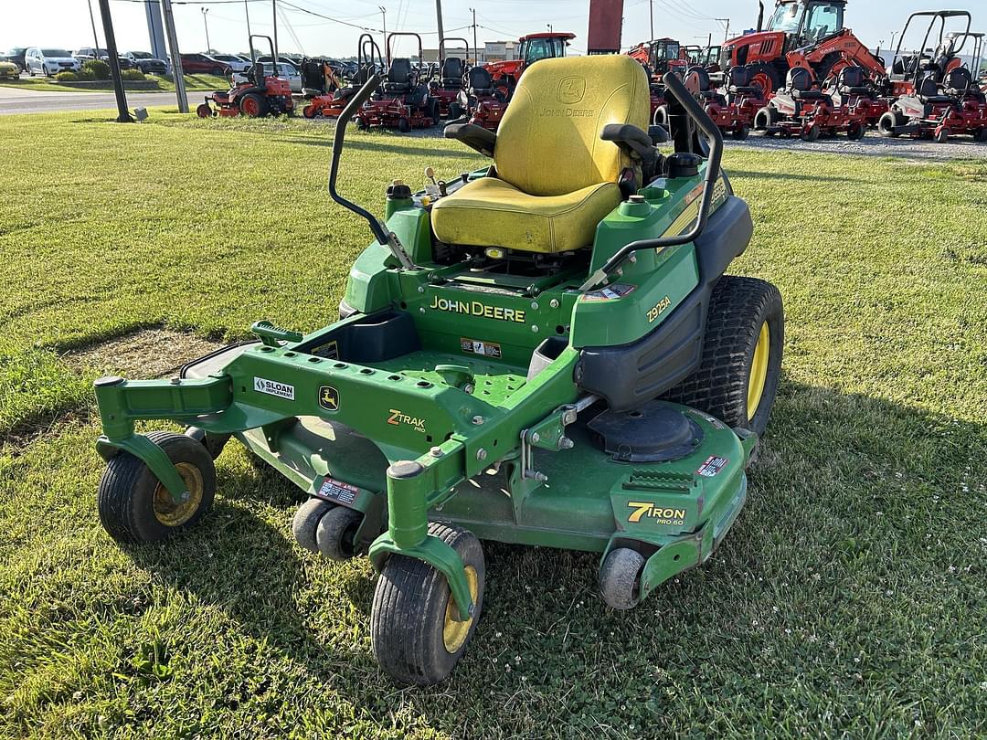 Image of John Deere Z925A Primary image