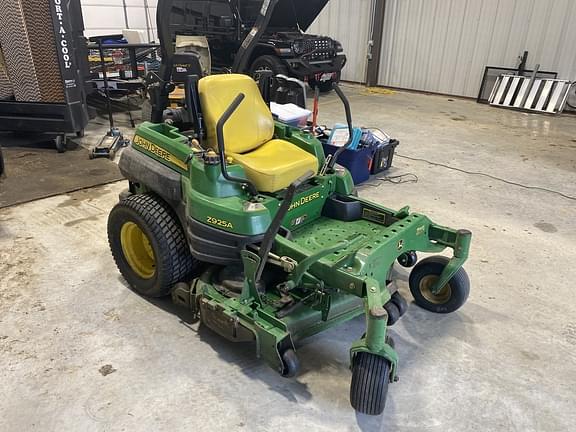 Image of John Deere Z925A equipment image 3