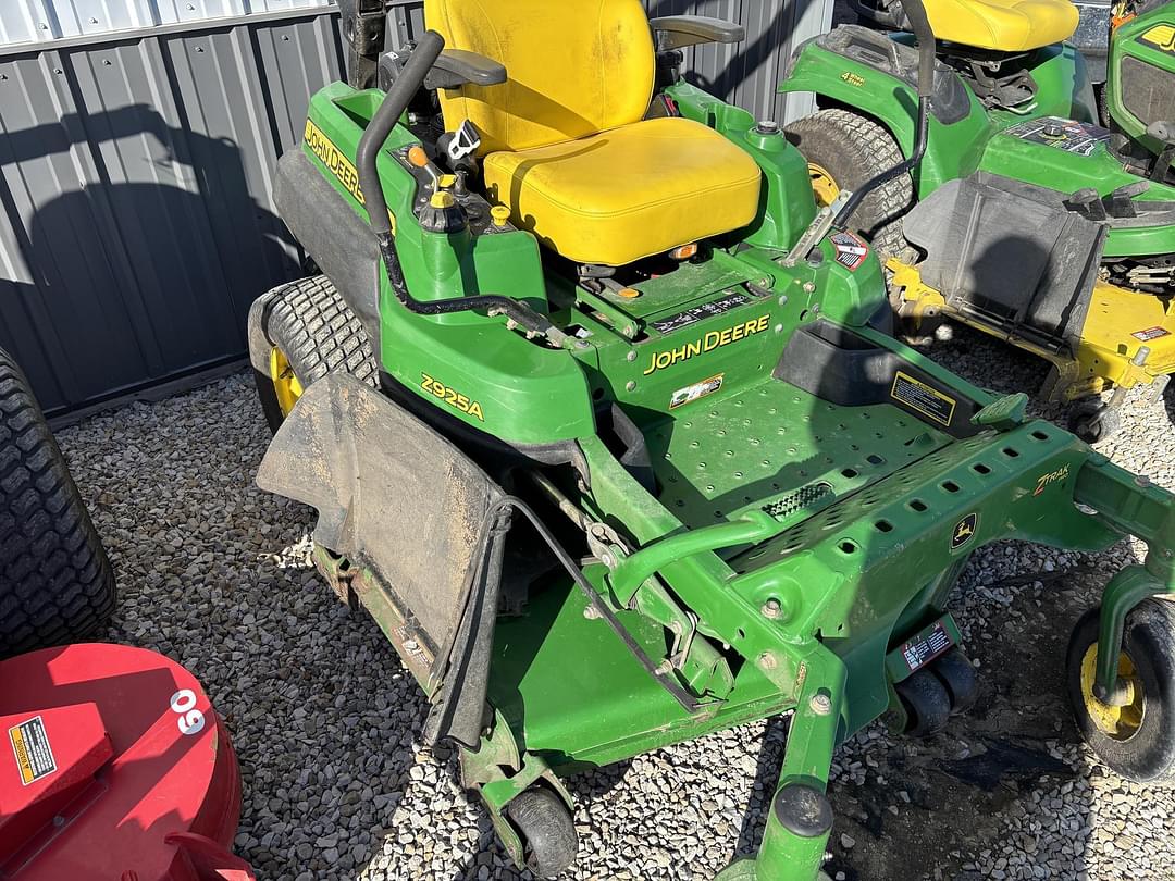 Image of John Deere Z925A Primary image