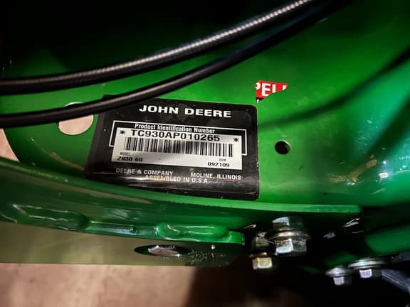 Image of John Deere Z930A equipment image 4