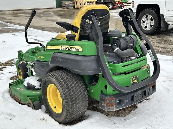 Image of John Deere Z930A equipment image 3