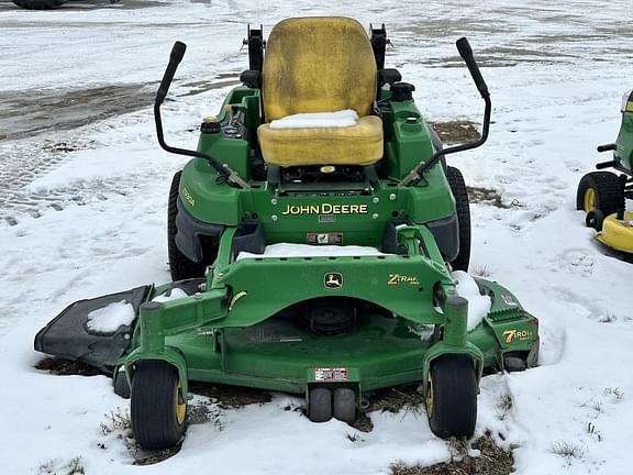 Image of John Deere Z930A equipment image 1