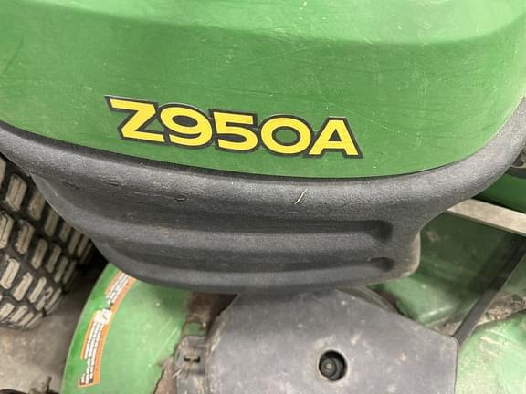 Image of John Deere Z950A equipment image 2