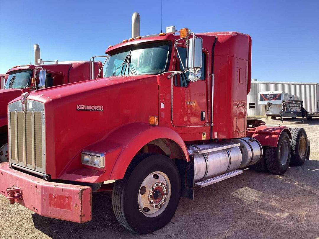 Image of Kenworth T8 Primary image