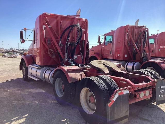 Image of Kenworth T8 equipment image 3