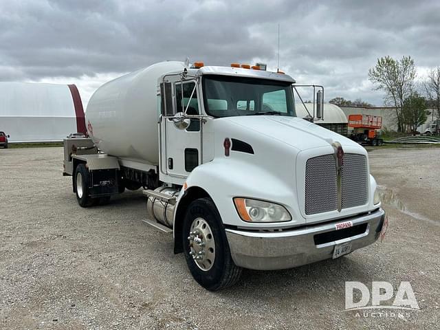 Image of Kenworth T370 equipment image 2