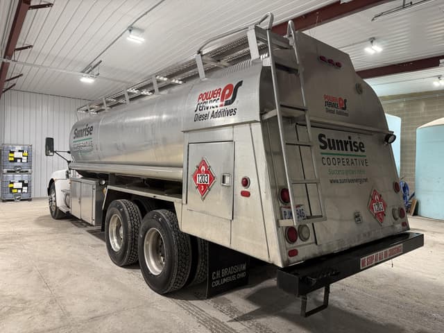 Image of Kenworth T370 equipment image 3