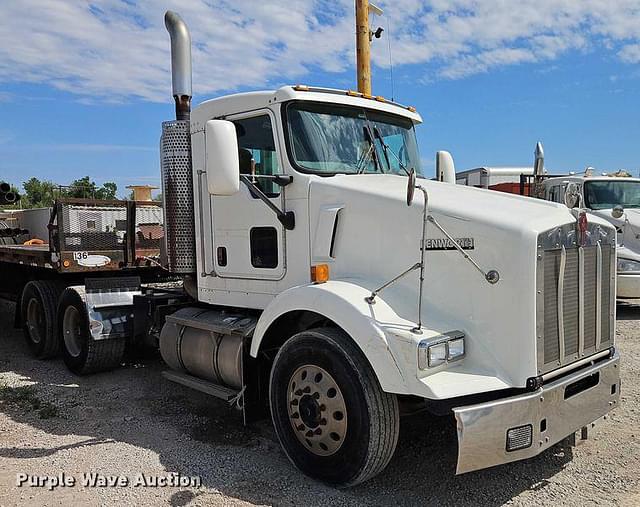 Image of Kenworth T8 equipment image 2
