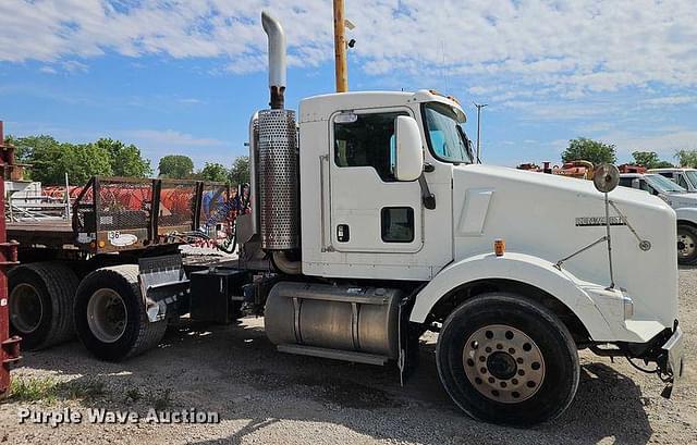 Image of Kenworth T8 equipment image 3