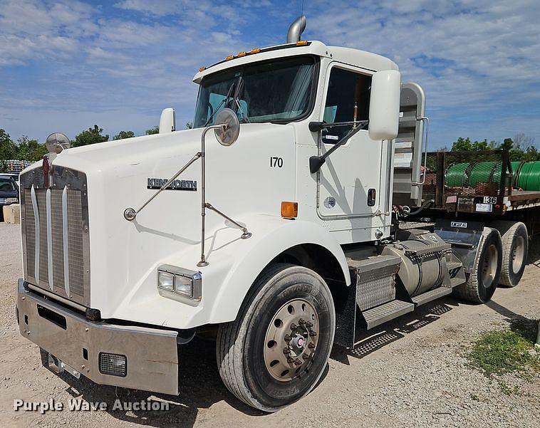 Image of Kenworth T8 Primary image