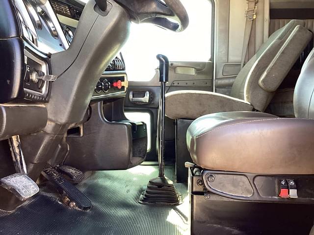 Image of Kenworth T800 equipment image 4