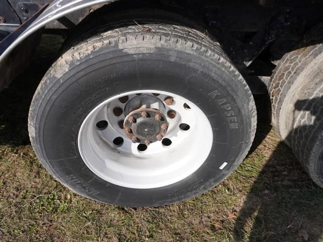 Image of Kenworth T800 equipment image 3