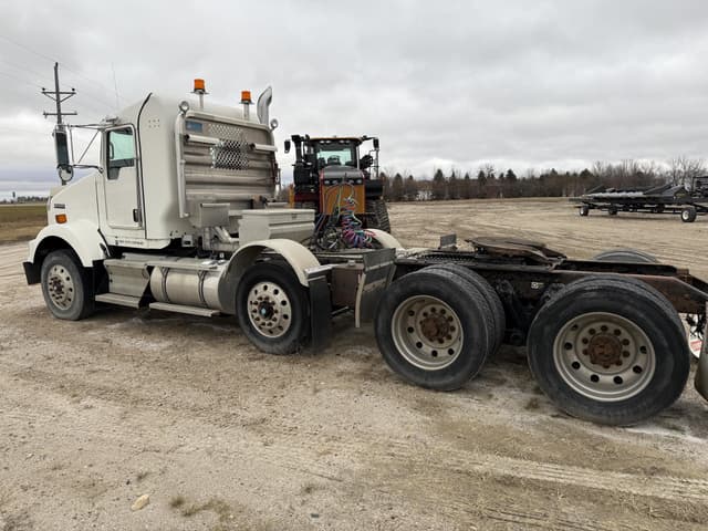 Image of Kenworth T800 equipment image 1