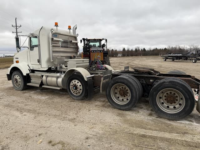 Image of Kenworth T800 equipment image 1