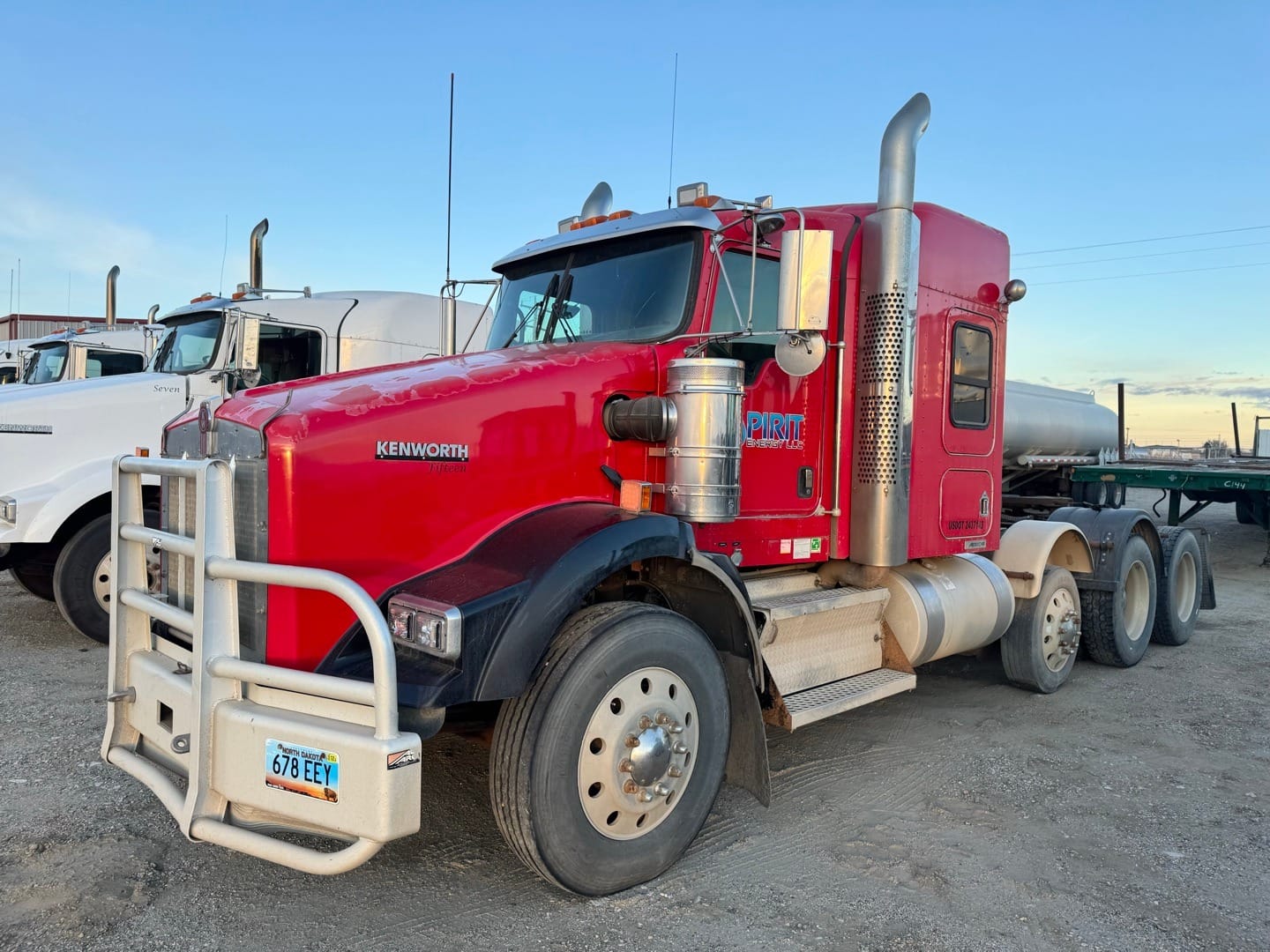 2010 Kenworth T800 Equipment Image0