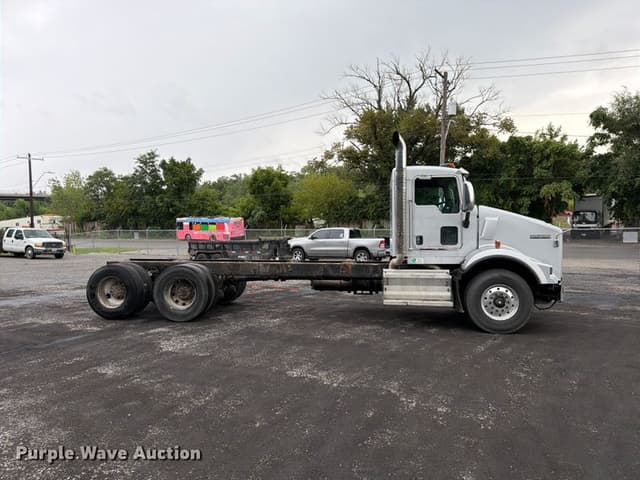 Image of Kenworth T800 equipment image 3