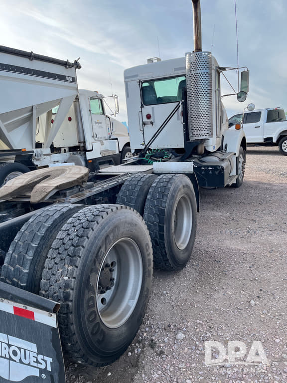 Image of Kenworth T800 equipment image 2
