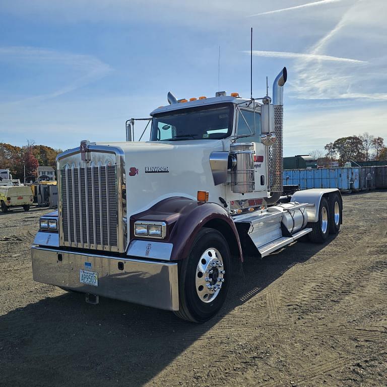 Image of Kenworth W900 Primary image