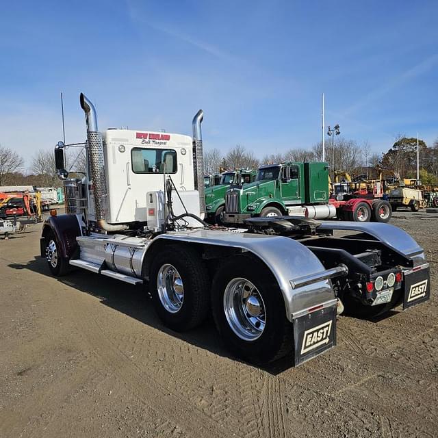 Image of Kenworth W900 equipment image 1