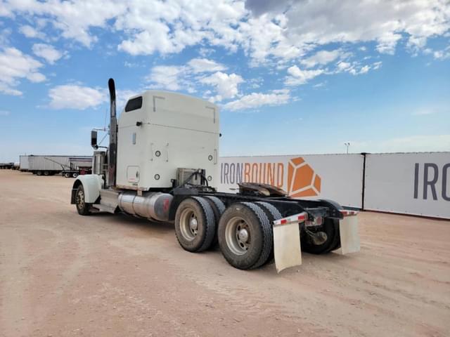 Image of Kenworth W900 equipment image 2