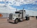 2010 Kenworth W900 Image