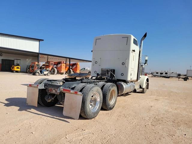 Image of Kenworth W900 equipment image 4