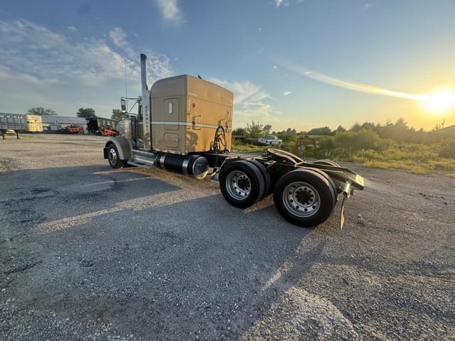 Image of Kenworth W900L equipment image 3