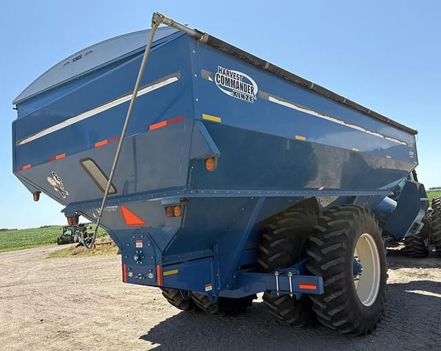 Image of Kinze 1050 equipment image 3