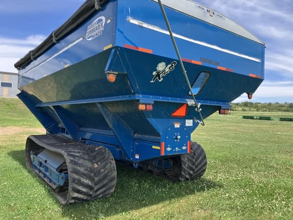 Image of Kinze 1050 equipment image 3