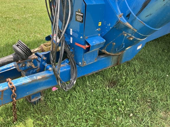 Image of Kinze 1050 equipment image 4