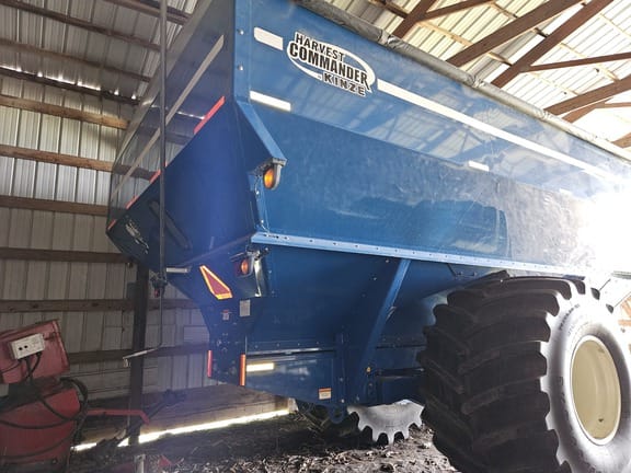 2010 Kinze 1050 Equipment Image0