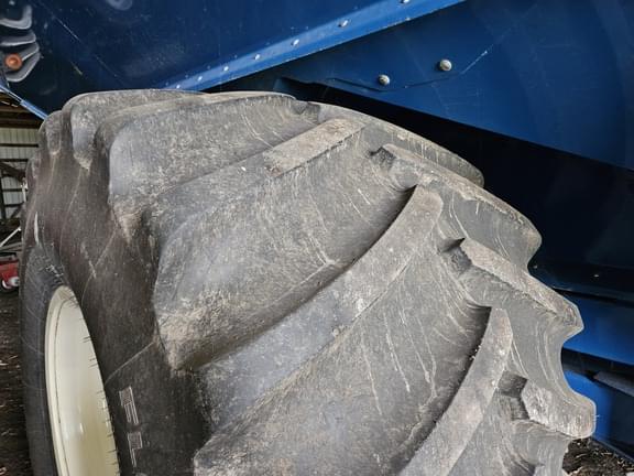 Image of Kinze 1050 equipment image 4