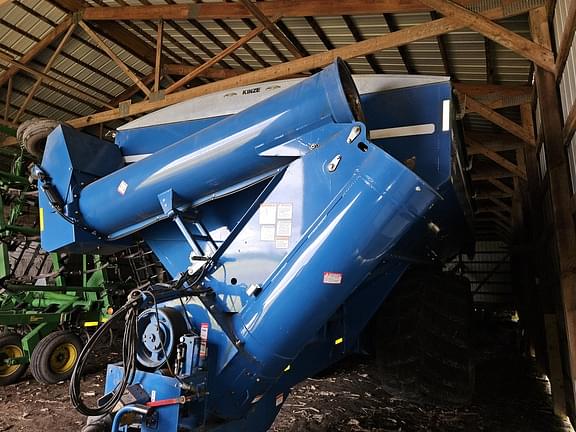 Image of Kinze 1050 equipment image 1
