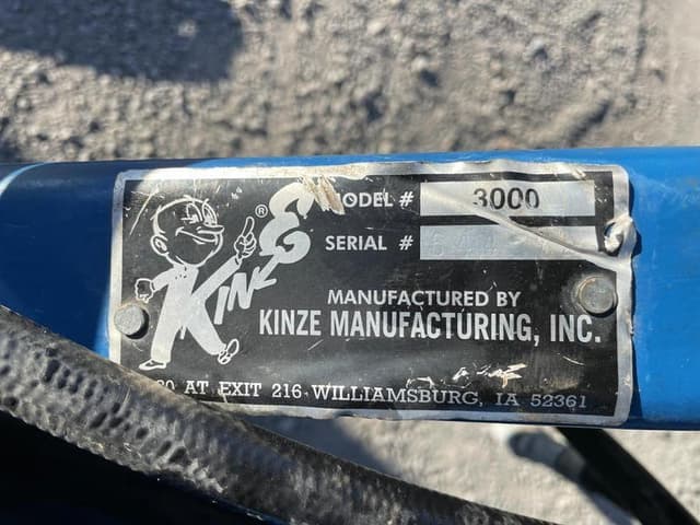 Image of Kinze 3000 equipment image 2