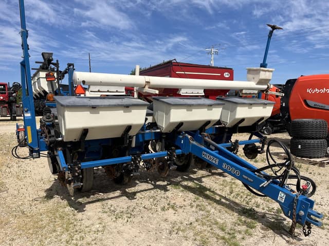 Image of Kinze 3000 equipment image 2