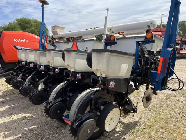 Image of Kinze 3000 equipment image 3