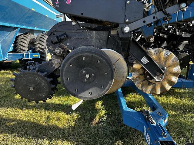 Image of Kinze 3500 equipment image 4