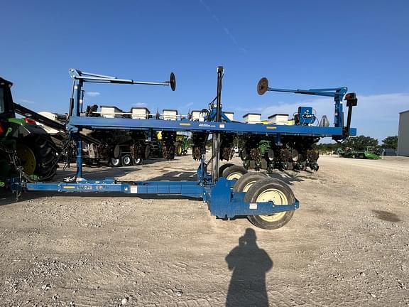 Image of Kinze 3500 equipment image 1