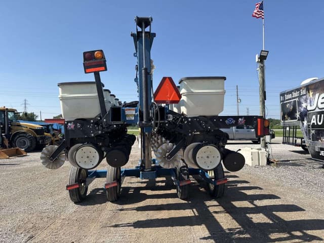 Image of Kinze 3500 equipment image 3