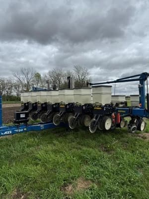 2010 Kinze 3500 Image